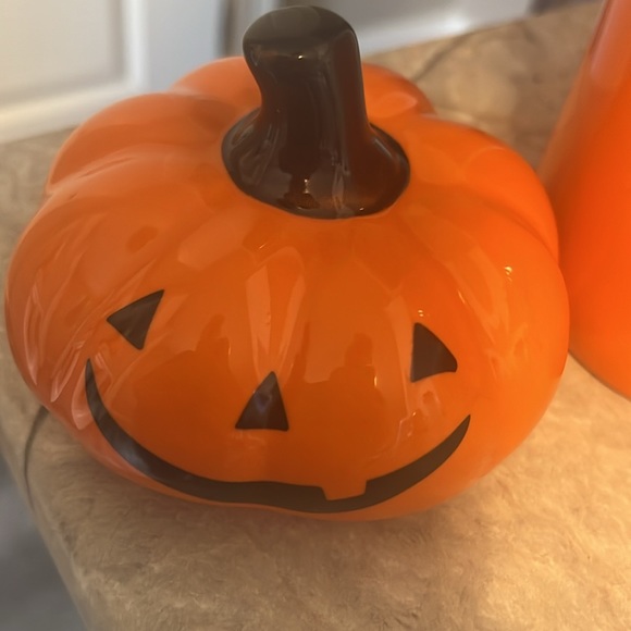 Rae Dunn Trick or Treat Topper Mug - Picture 4 of 4